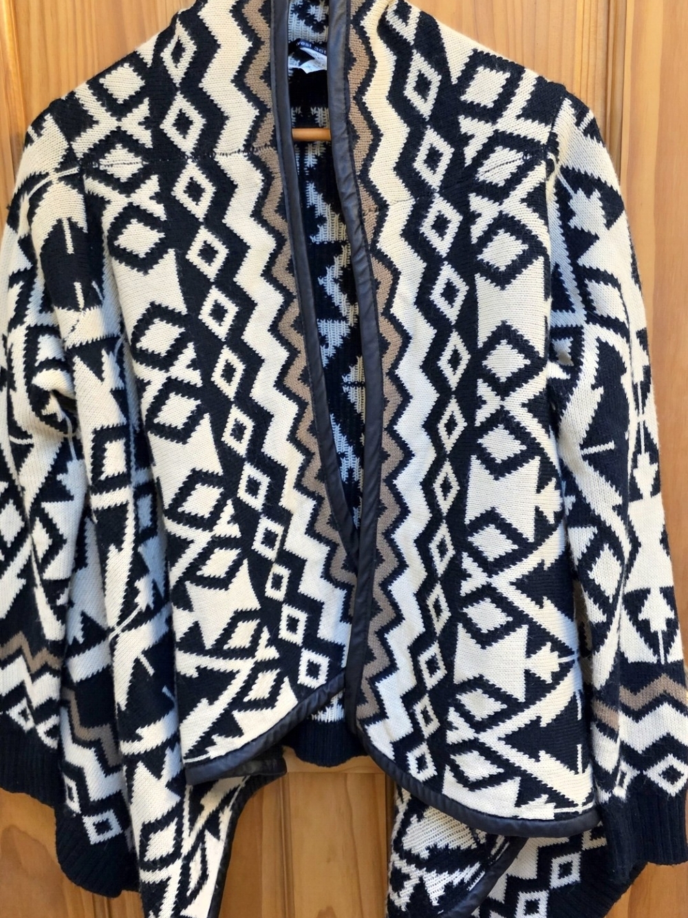 Geometric Open-Front Knit Cape/Cardigan - Black & Cream
